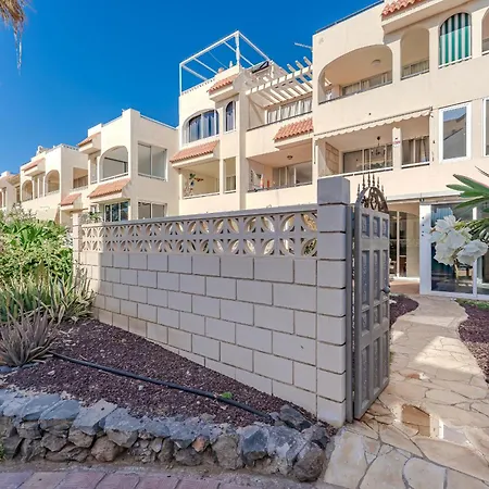 Gorgeous In كالاو سالفاجي