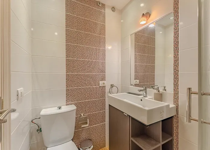 Gorgeous In شقة *