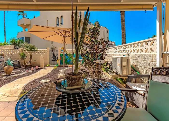 Gorgeous In كالاو سالفاجي